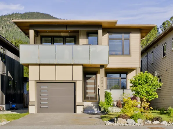 2004 Tiyata Blvd, Pemberton, BC V0N 2L0