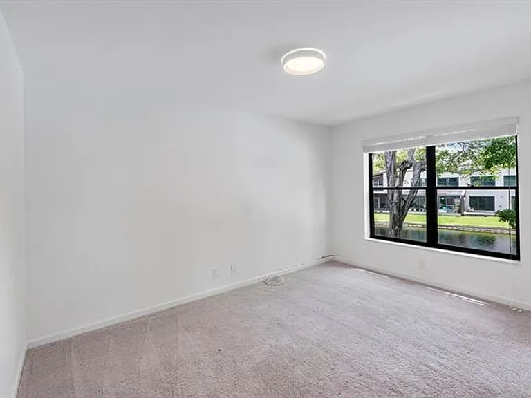 9717 N New River Canal Rd #409 — Photo 21