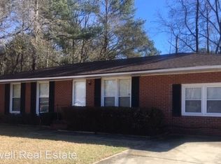 3206 E Brinkley Dr, Spring Lake, NC 28390