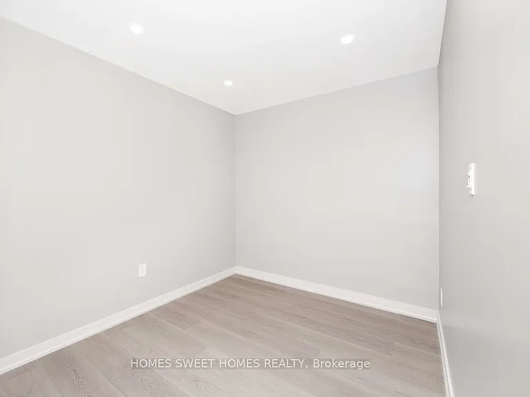 1352 Kennedy Rd #A — Photo 10
