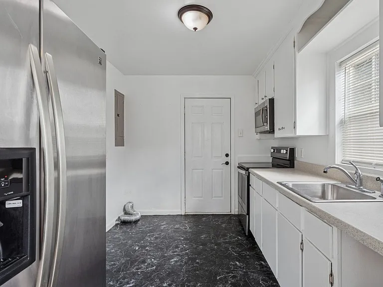 1152 Orcutt Ave — Photo 12