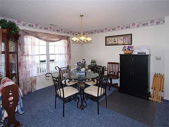 2nd image of 7161 Oakview Dr