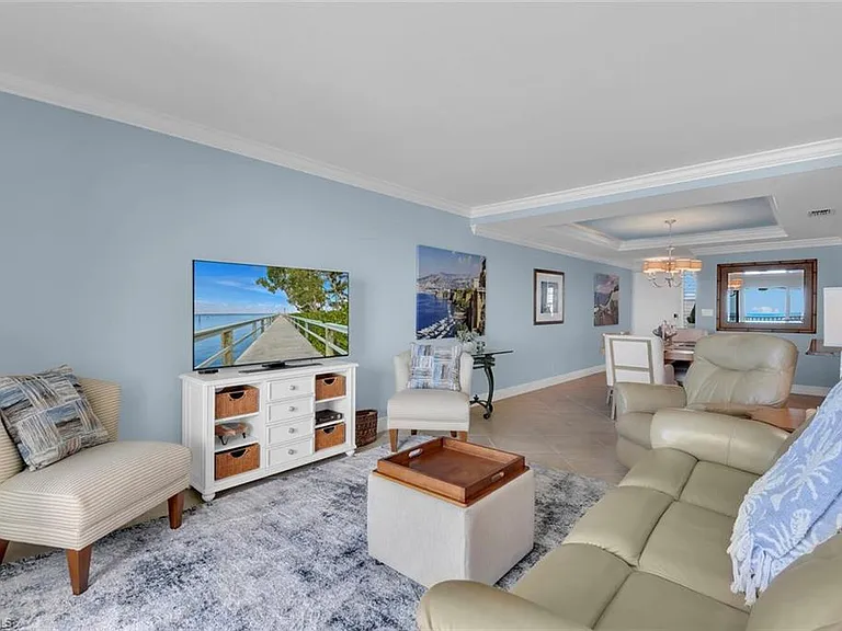 3443 Gulf Shore Blvd N #710 — Photo 4