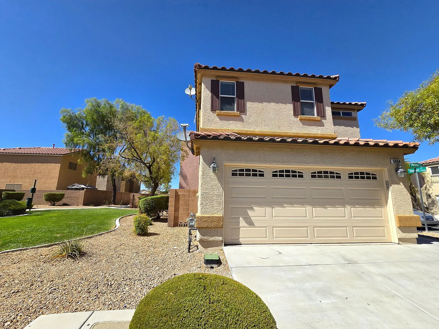 2 Story 3Bedroom Available 5034 Aesop — Photo 1