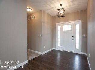 2866 Hawks Ridge Ln, Marion, IA 52302