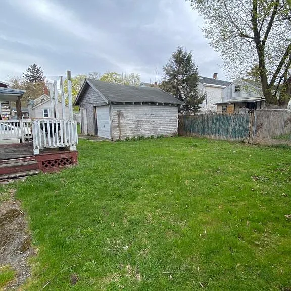 1207 Schuyler St — Photo 4