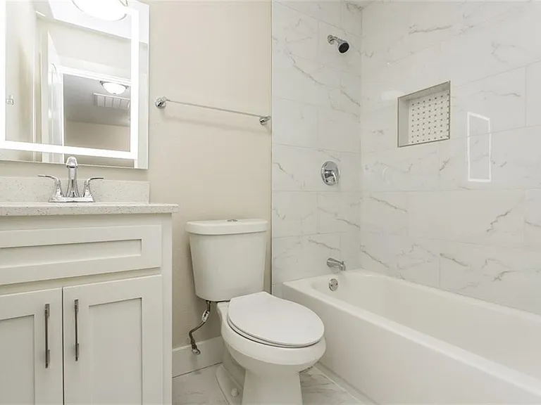 916 S Rosemont Ave — Photo 12