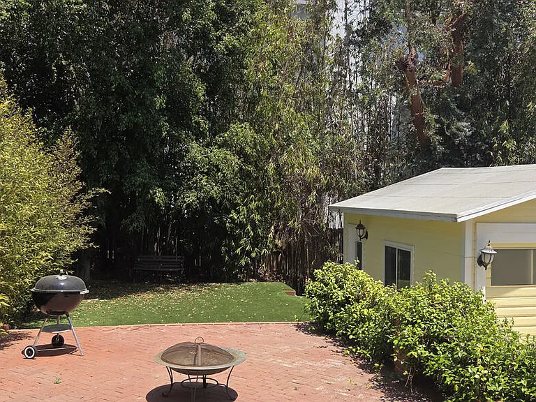 1204 N Hilldale Ave — Photo 2