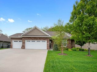 1124 Ryan Cir, Coralville, IA 52241