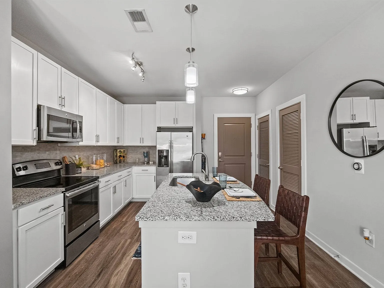 1010 Dilworth Apartments — Photo 3