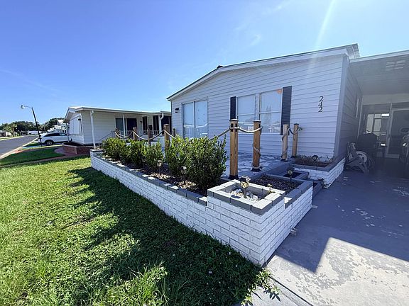 3rd image of 242 Mango St