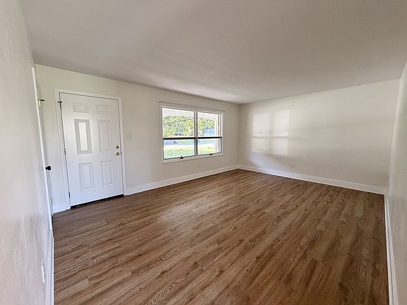 4th image of 10087 Red Maple Ln