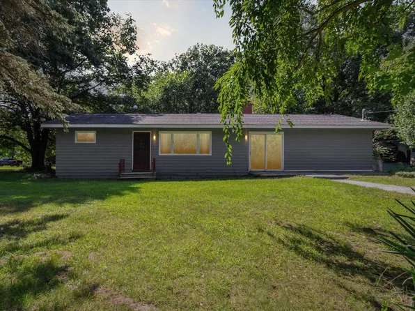 1405 Kenwood Ave, Belding, MI 48809
