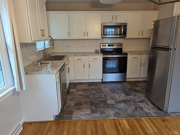 5th image of 1225 Dandridge Dr
