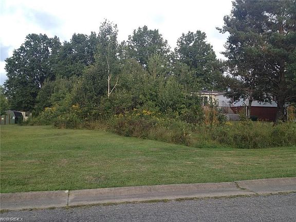 3rd image of 141 Aurora Cir