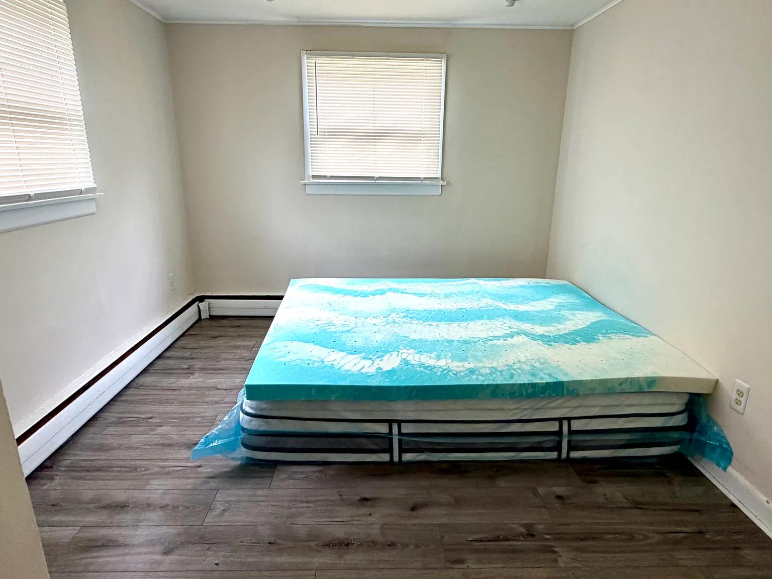 3 bed, 996 sqft, $3,400 — Photo 3
