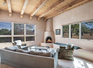 321 Camino Chico, Santa Fe, NM 87505