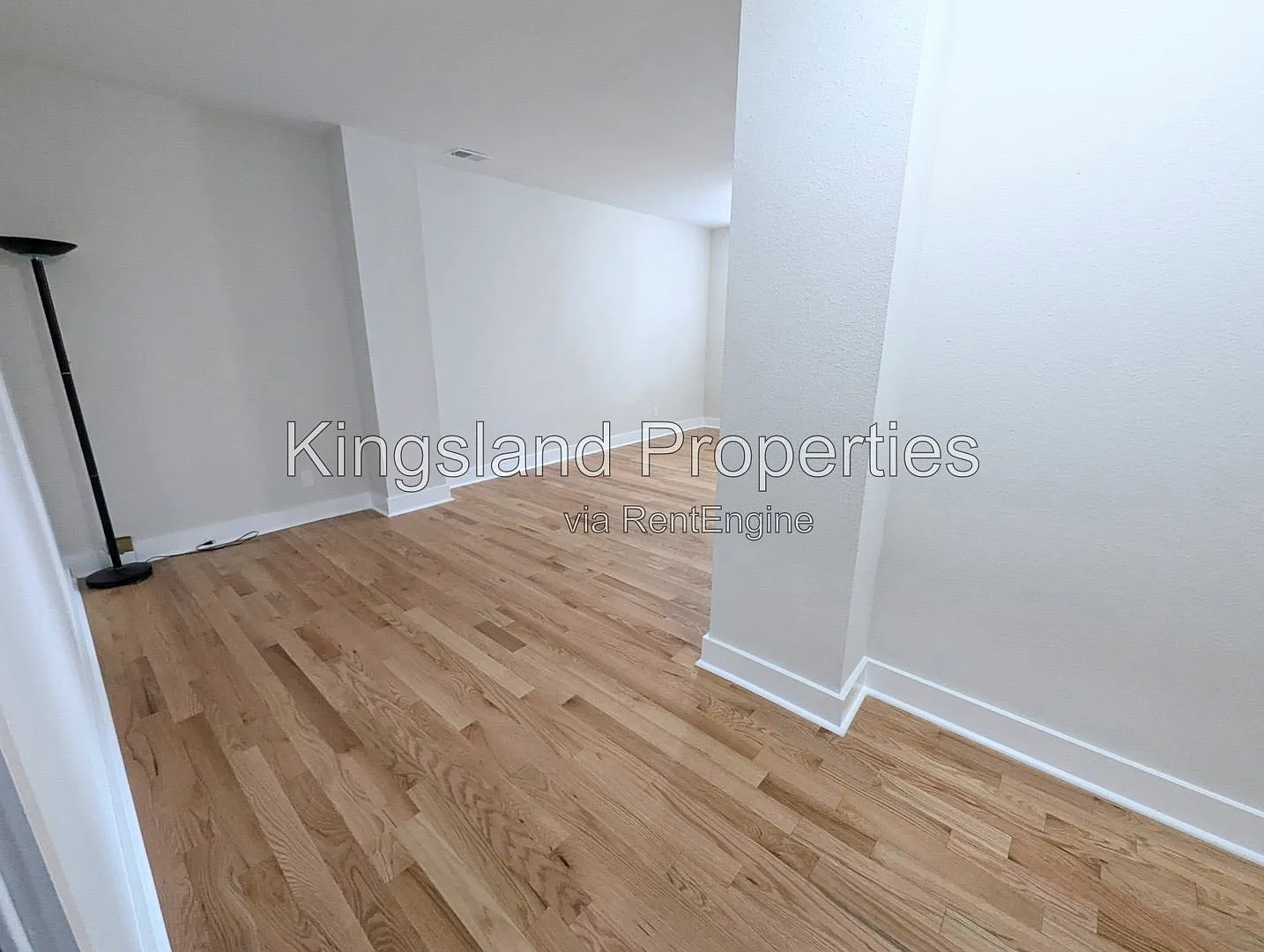2 bed, 1.0 bath, 945 sqft, $1,395 — Photo 3