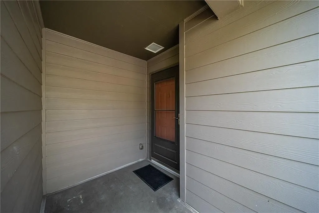 2 bed, 2.0 bath, 1177 sqft, $2,350 — Photo 4