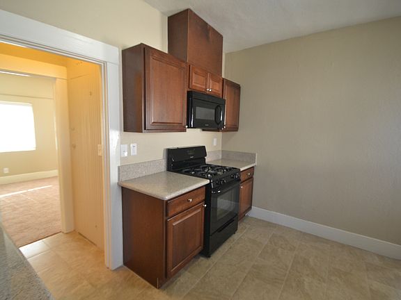 4th image of 3924 Denker Ave