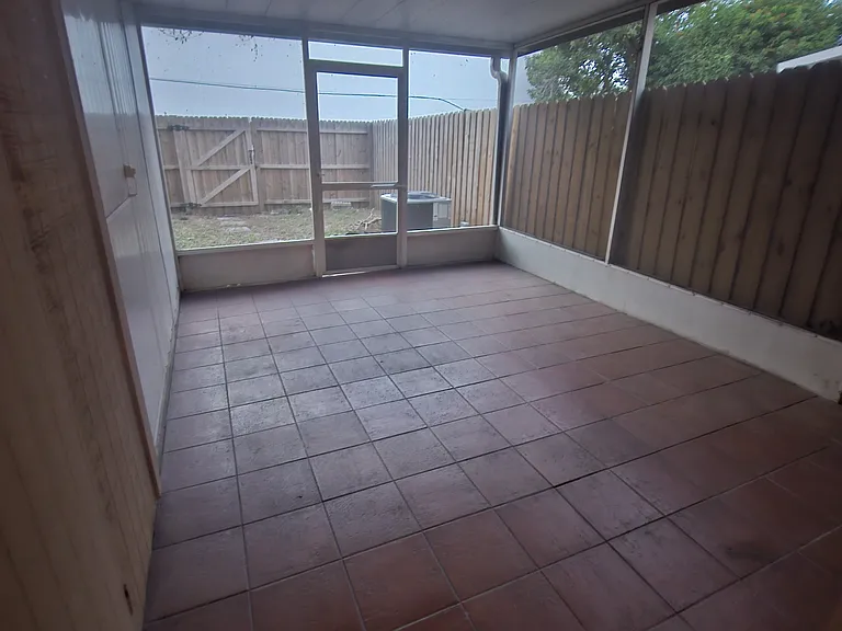 11710 Wesson Cir W — Photo 25