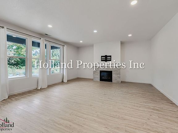 4th image of 1755 S Quartz Dr