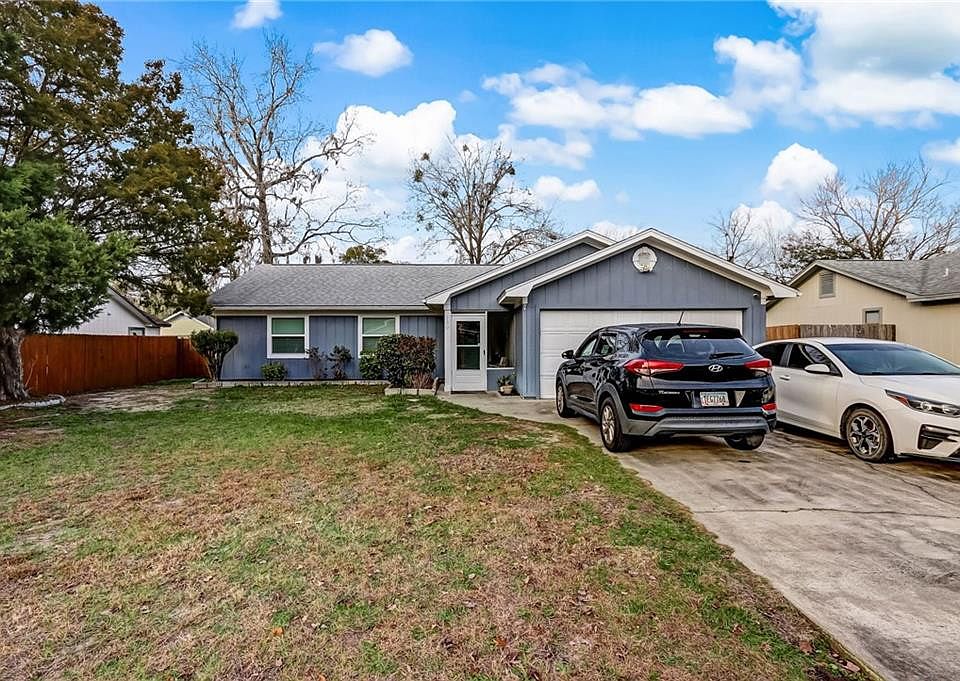 1st image of 130 Dogwood Cir