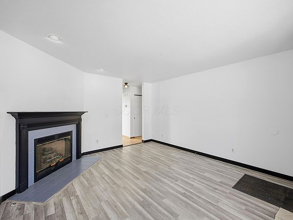 4th image of 188 Lexington Blvd