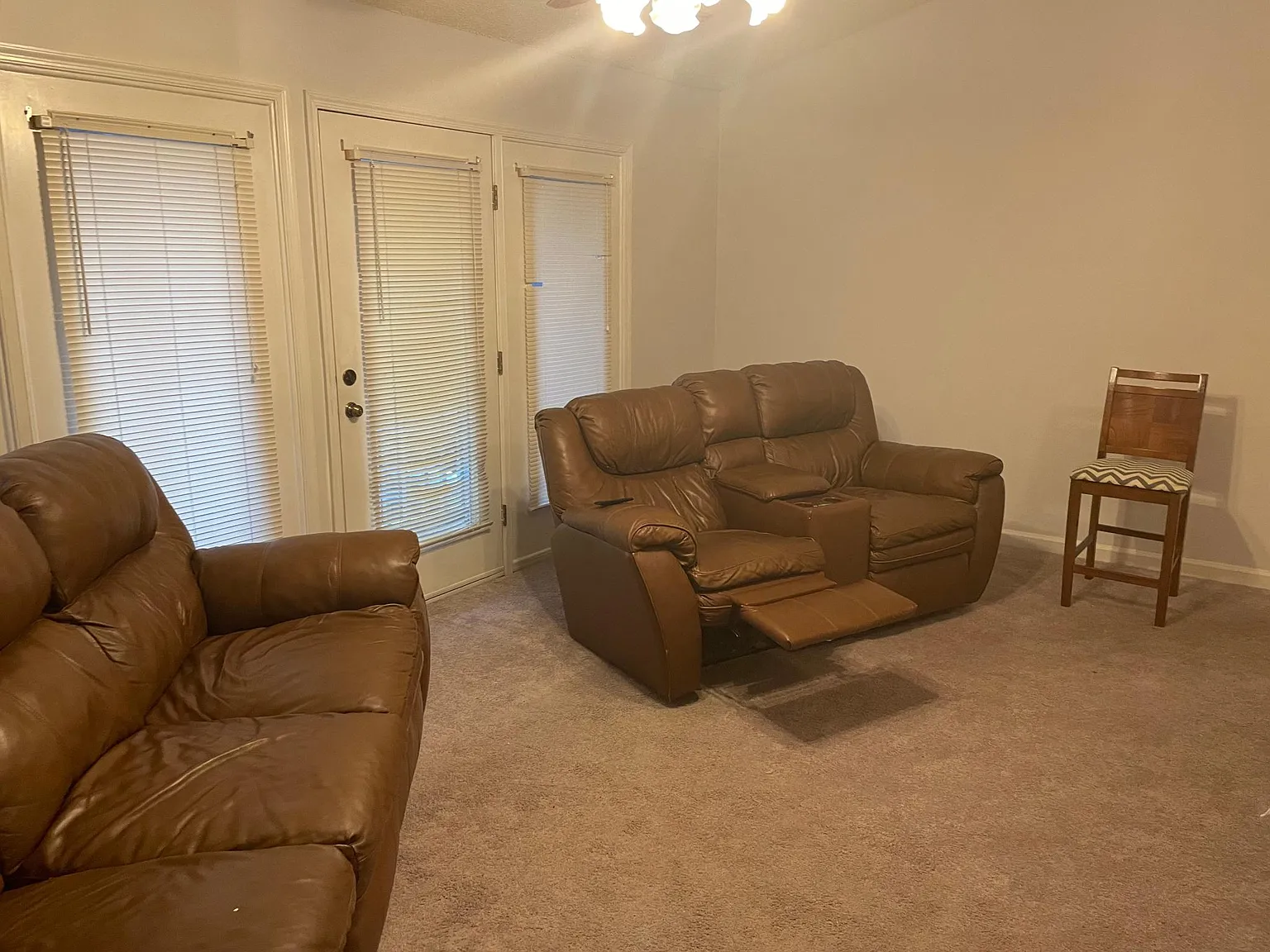 2 bed, 890 sqft, $1,400 — Photo 3