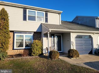 154 Stratton Ln, Mount Laurel, NJ 08054