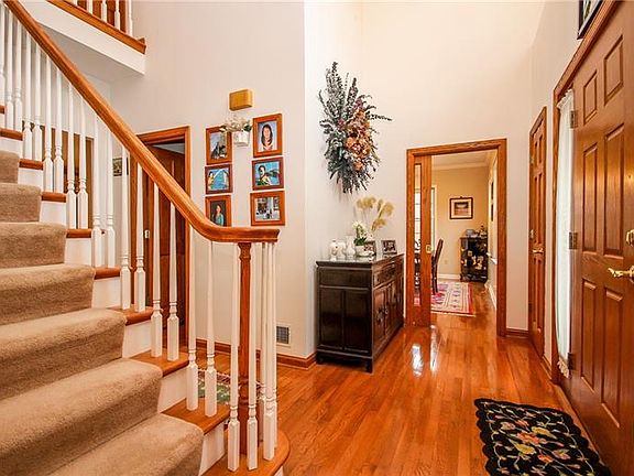 2nd image of 108 Rock Haven Ln