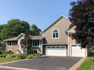 17725 Jaguar Path, Lakeville, MN 55044