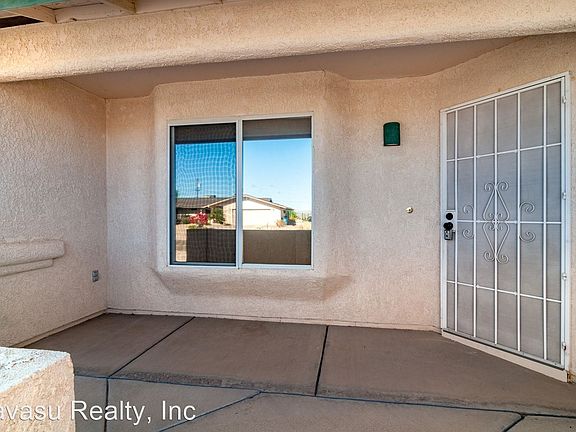 5th image of 2870 Swirl Dr