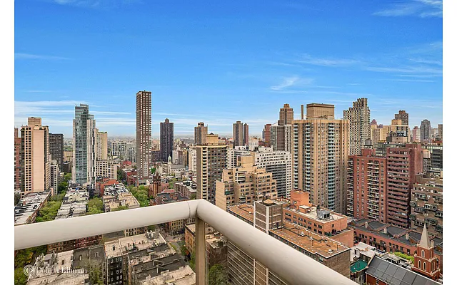 Sold by Douglas Elliman | media 10