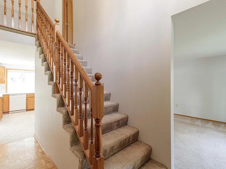 15709 NE 12th Way — Photo 6