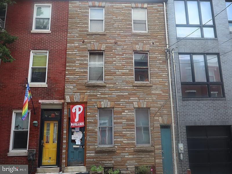 1st image of 969 N Randolph St