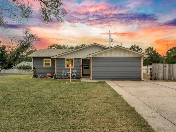701 S Sunset Ln, El Dorado, KS 67042