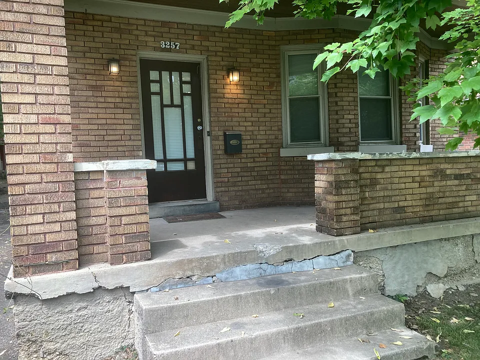 3257 Vine St #1
