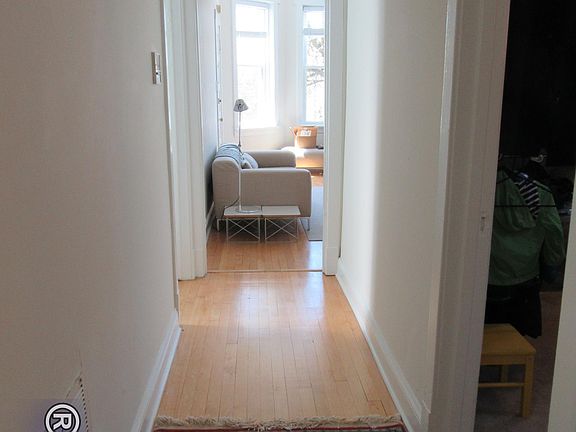 5th image of 2061 N Hoyne Ave #3F