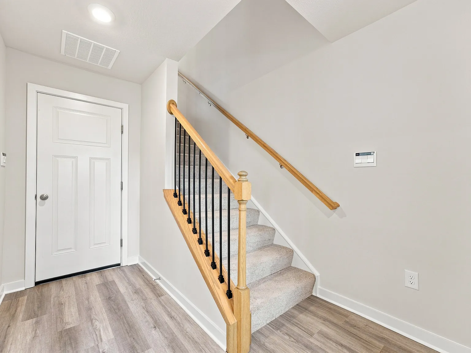 4 bed, 2.5 bath, 1760 sqft, $2,950 — Photo 3