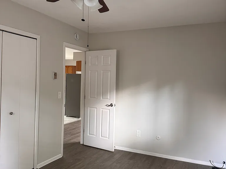 501 Fowler St — Photo 11