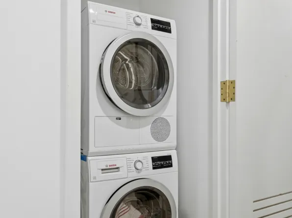 3 Court Square image 8 of 12