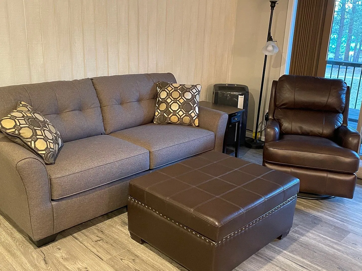 Fully Furnished 1 Bed 1 Bath NW Bend — Photo 3