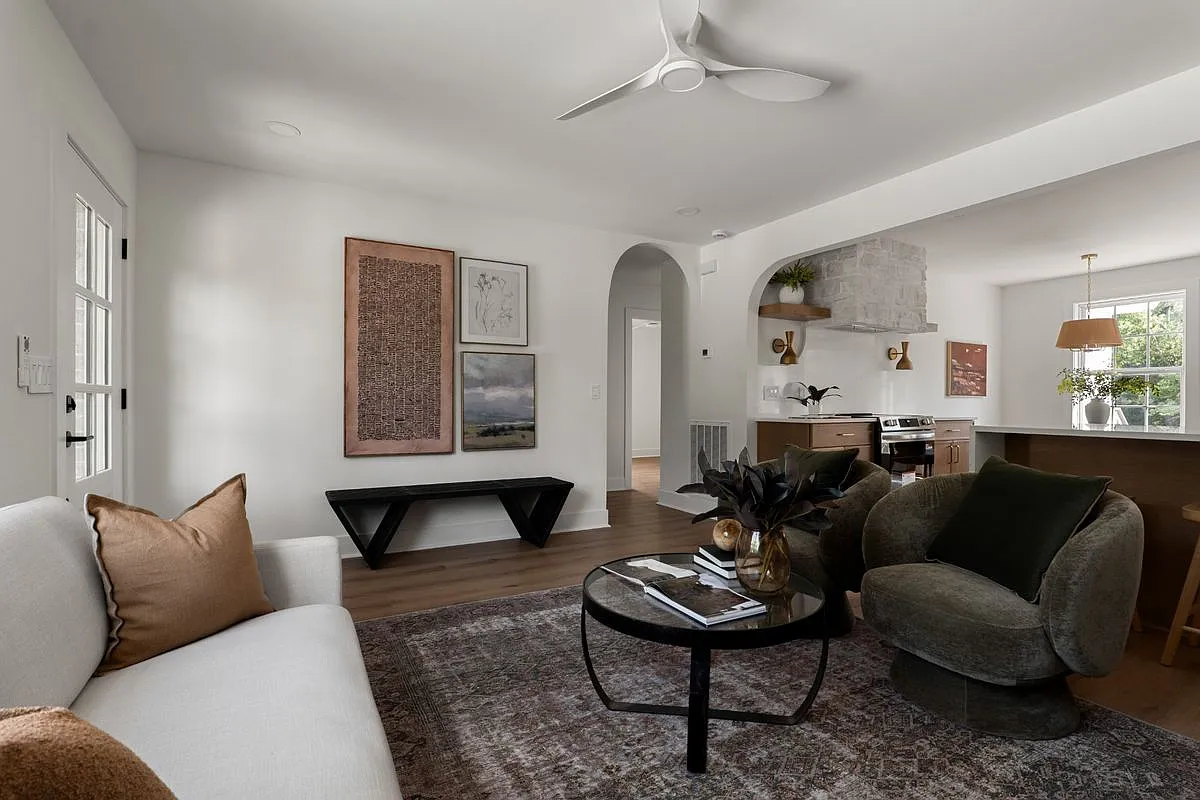 3 bed, 2.0 bath, 1078 sqft, $2,500 — Photo 3