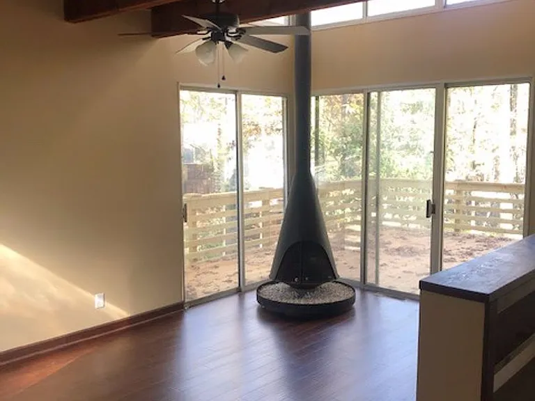 1323 Hickory Ln — Photo 9