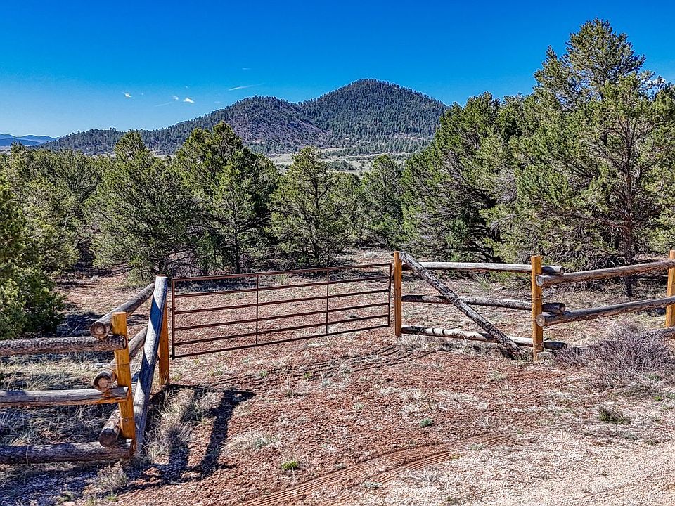 2nd image of Corral S