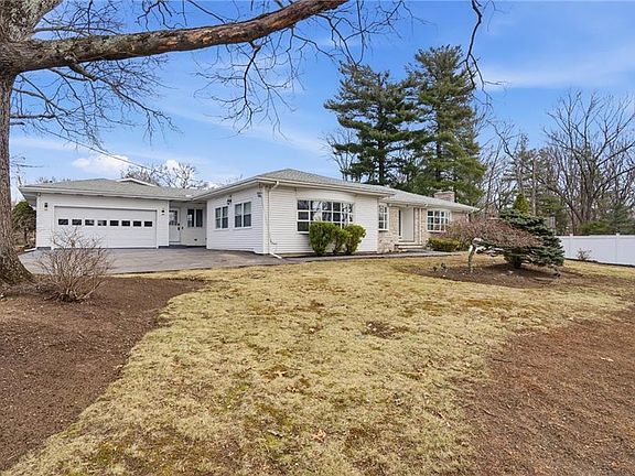 4th image of 109 Cobble Hill Rd