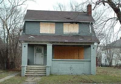 2nd image of 13408 Robson St