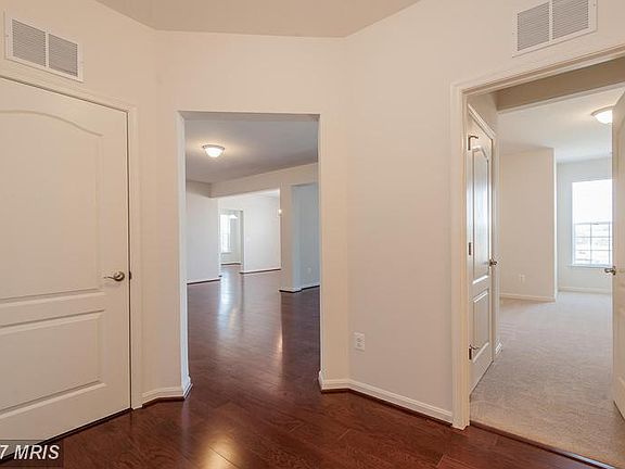 5th image of 625 Quarry View Ct #407