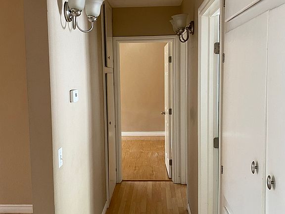 5th image of 663 W Rosewood Ct